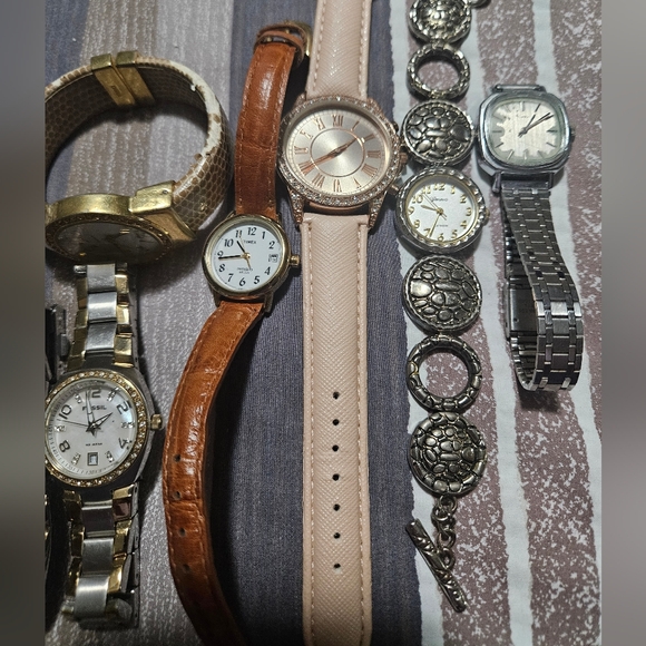 Watch Lot - Picture 3 of 3